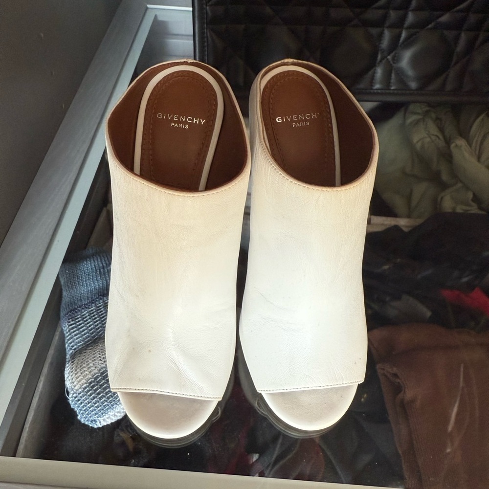 Givenchy White Open-Toe Mules 35